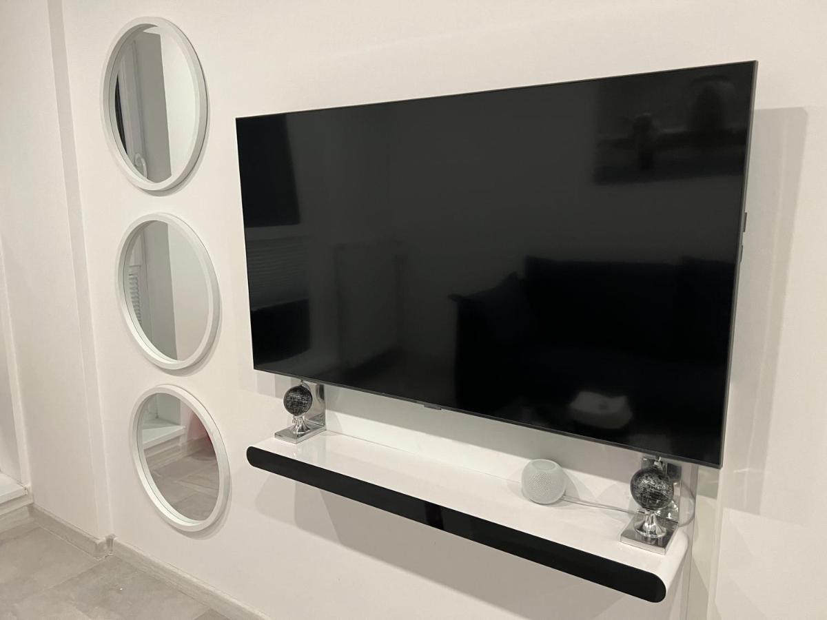 Fancy Penthouse Studio With Lakeview W10 ブカレスト エクステリア 写真